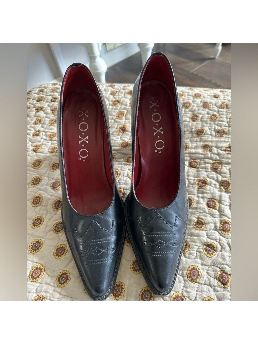 XOXO Black Leather Classic Heel With Stitch Detail Size 8 - Picture 3 of 6